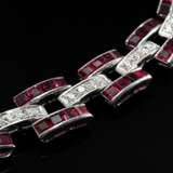 3 Teile eleganter Platin 950 Kombinationsschmuck in Art Deco Façon mit Brillanten (zus. ca. 4.16ct) und Rubin Carrés (zus. ca. 24.96ct), als Collier oder Armbbänder tragbar, Juwelier BEY ARS, Salzburg, 83,6g, L. 18,6/17,… - photo 7