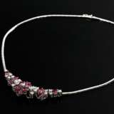 Elegantes Weißgold 750 Collier mit Rubinblüten (zus. ca. 4.60ct) im Tropfen- und Ovalschliff sowie Brillanten im Mittelteil (zus. ca. 2.30ct/SI/TW-W), 29,7g, Umfang ca. 45cm - photo 1