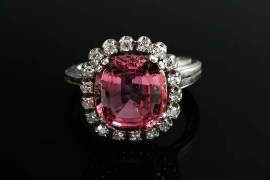 Weißgold 750 Entourage Ring mit pinkfarbenem Turmalin (ca. 4.40ct) im Achtkant Diamantkranz (zus. ca. 0.36ct/SI/W), 8,3g, Gr. 59, Verkleinerungsring in der Schiene, Tragespuren - фото 3