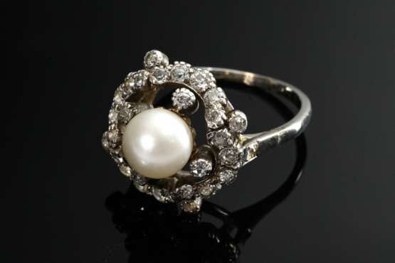 Antike Silber Rosetten Ring mit Altschliff Diamanten und -rosen (zus. ca. 0.45ct/SI-P2/TCR-C), mittig wohl weiße Naturperle (Ø 7,2mm), 5g, Gr. 53, Mariage, Ringform verzogen - фото 1
