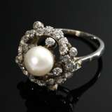 Antike Silber Rosetten Ring mit Altschliff Diamanten und -rosen (zus. ca. 0.45ct/SI-P2/TCR-C), mittig wohl weiße Naturperle (Ø 7,2mm), 5g, Gr. 53, Mariage, Ringform verzogen - фото 1
