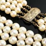 Vierreihiges Zuchtperlencollier (Ø 7,2-7,4mm) mit gravierter Silberschließe, 118,6g, L. 40-49cm - Foto 2