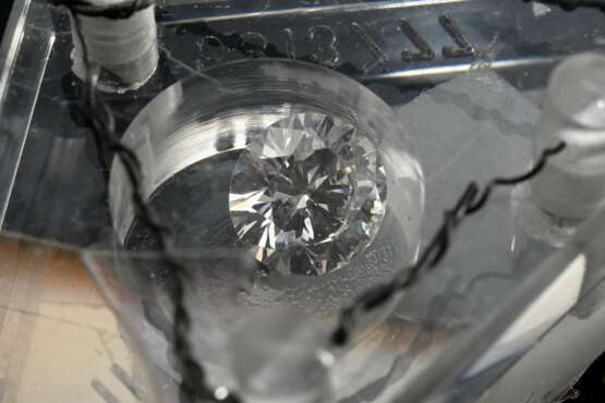 Ungefasster Brillant (ca. 2.010ct/IF/TW), 0,40g, 8,18x8,39x4,76mm, CDE (Cooperation Deutscher Edelsteinlabore) Expertise von 1977, in Plexiglas Box - photo 5