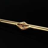 Platinierte Gelbgold 585 Stabnadel mit Diamanten im Alt- und Rosenschliff (zus. ca. 0.12ct/SI-P1/TCR), 2,8g, L. 5,9cm - фото 2