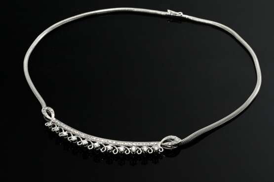 Modernes Weißgold 750 Schlangenhaut Collier mit filigranem Bogenelement aus Brillanten und Achtkantdiamanten (zus. ca. 1.90ct/VSI/W), 23,7g, Umfang ca. 44cm - Foto 1