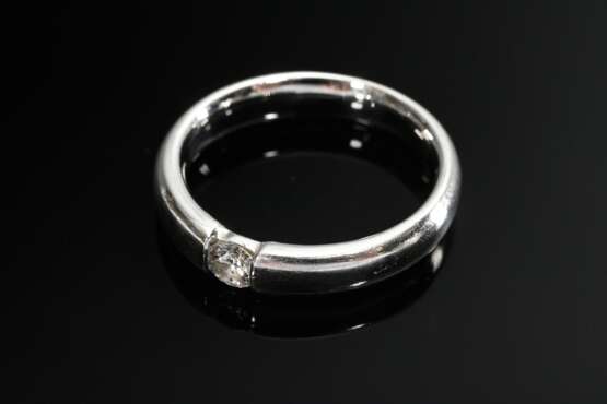 Klassisch eleganter Wempe Weißgold 750 "Suspense" Ring mit Brillant (ca. 0.15ct/SI/TW), sign., 5g, Gr. 51, mit Zertifikat und Box - Foto 2