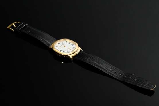 Tiffany & Co. Gelbgold 750 "Duo Dual Time" Armbanduhr, Quartzwerk, silberfarbenes Zifferblatt mit römischen Ziffern, Saphirglas und Tonneau Gehäuseboden, Ref.-Nr. M163, braunes, geprägtes Lederarmband an ve… - photo 3