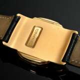 Tiffany & Co. Gelbgold 750 "Duo Dual Time" Armbanduhr, Quartzwerk, silberfarbenes Zifferblatt mit römischen Ziffern, Saphirglas und Tonneau Gehäuseboden, Ref.-Nr. M163, braunes, geprägtes Lederarmband an ve… - photo 4