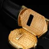 Tiffany & Co. Gelbgold 750 "Duo Dual Time" Armbanduhr, Quartzwerk, silberfarbenes Zifferblatt mit römischen Ziffern, Saphirglas und Tonneau Gehäuseboden, Ref.-Nr. M163, braunes, geprägtes Lederarmband an ve… - photo 5