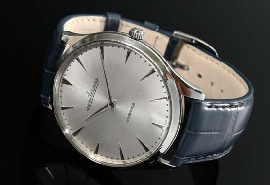 Jaeger-LeCoultre Edelstahl "Master Ultra Thin" Armbanduhr, Automatik, graues Zifferblatt, Ref. Nr. Q1338421, blaues Krokolederarmband mit Original Dornschließe, 51g, Ø 41mm, L. 20,5cm, gangbar (keine Garantie a… - photo 2
