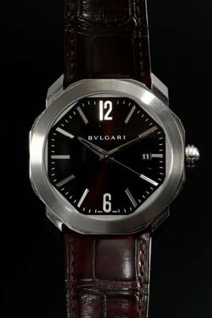 Bulgari Edelstahl "Octo Roma" Automatik Armbanduhr, schwarzes Zifferblatt, Datumsanzeige bei 3, Strichindizes, Ref.-Nr. 102705, 2019, braunes Krokolederarmband mit Original Dornschließe aus Edelstahl, 73g, Ø 42… - photo 2