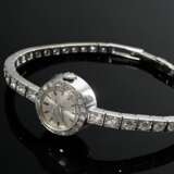 Eterna-Matic Weißgold 750 Damenarmbanduhr mit Achtkantdiamant Lünette und Brillantband (zus. ca. 2.65ct/VSI-SI/W), Handaufzug, 25,1g, L. 19cm, nicht gangbar (keine Garantie auf Werk und Funktionalität); Aufzugswelle verb… - photo 1