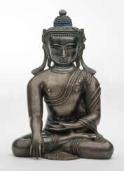 Sehr seltener Buddha Shakyamuni aus Silber mit Kupfereinlagen