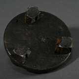 Briefbeschwerer zur Erinnerung an die Schlacht von Alsen 1864 im Deutsch-Dänischen Krieg mit Original Kanonenkugel und Granatsplitter, Eisen und Bronze, Ø 11cm - photo 4