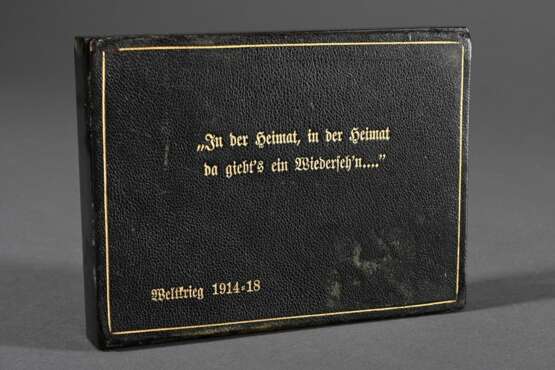 Briefbeschwerer "Lorbeerzweig" zur Erinnerung an den I. Weltkrieg, verso auf schwarzem Leder in Gold punziert "In der Heimat, in der Heimat da giebt's ein Wiederseh'n....", 1. Viertel 20.Jh., Bronze p… - Foto 2