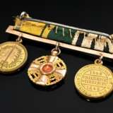 Kleine Metall Ordensspange mit beiger, gelber und grüner Ripsbandumwicklung in Regimentsfarben: 1 Metall Medaille "Friedrich Wilhelm IV Vom Fels zum Meer", 1 Gelbgold 585 Medaille Baden „Ritterkreuz 1. Klasse d… - photo 2
