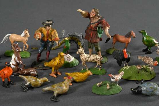 Konvolut diverse Miniatur Tiere und Figuren mit feiner Bemalung, 19.Jh., Holz/Draht, H. 2-4,5cm - photo 1