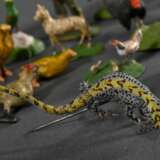 Konvolut diverse Miniatur Tiere und Figuren mit feiner Bemalung, 19.Jh., Holz/Draht, H. 2-4,5cm - photo 7