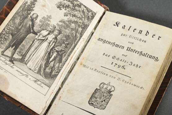6 Diverse Almanache und Kalender mit Goldschnitt, z.T. mit (colorierten) Kupferstichen und handschriftlichen Anmerkungen, 1789 / 1802 / 1816 / 1790 / 1795 / 1796, 1,5x8,6x5,5-2,5x10x7cm, Alters- und Gebrauchsspuren - photo 2