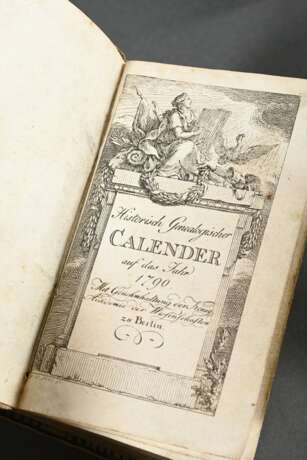 6 Diverse Almanache und Kalender mit Goldschnitt, z.T. mit (colorierten) Kupferstichen und handschriftlichen Anmerkungen, 1789 / 1802 / 1816 / 1790 / 1795 / 1796, 1,5x8,6x5,5-2,5x10x7cm, Alters- und Gebrauchsspuren - photo 5