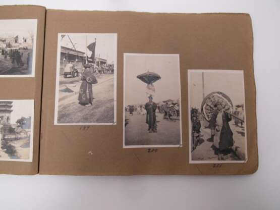 Großes Fotoalbum "Type and Street Scenes" - фото 8