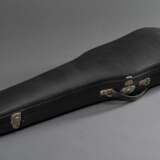 Deutsche Geige mit Koffer, innen handschriftlich bez. "A.G.T. Nachgearbeitet Flensburg 19.4.1921 Jorgen(?) Schulz", am Wirbelkopf gestempelt "Conservatory Violin", geteilter und geriegelter Boden, De… - фото 11