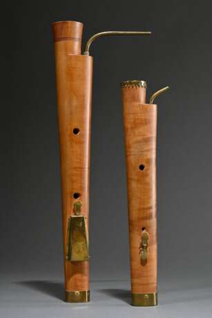 2 Dulziane, gestempelt "RW" (Rainer Weber 1927-2014)´), Deutschland 2. Hälfte 20.Jh., Sopran und Alt, Ahorn und Messing, jeweils mit Anblasrohr, L 35/45,5cm, Alters- und Gebrauchsspuren - photo 2