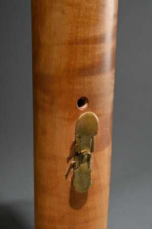 2 Dulziane, gestempelt "RW" (Rainer Weber 1927-2014)´), Deutschland 2. Hälfte 20.Jh., Sopran und Alt, Ahorn und Messing, jeweils mit Anblasrohr, L 35/45,5cm, Alters- und Gebrauchsspuren - photo 7