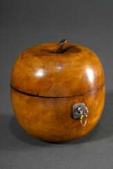 Kuriose Teedose in Apfel Form mit Schloss und Schlüssel, Obstholz innen mit Metallfarbe gefasst, England Ende 19.Jh., H. 9,5cm, Schloss defekt