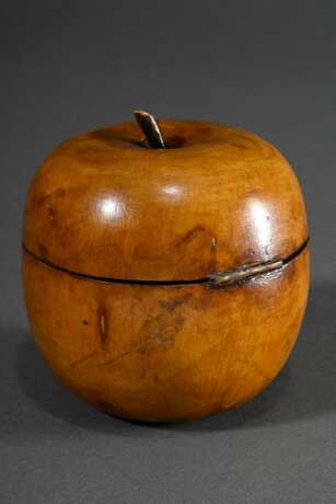 Kuriose Teedose in Apfel Form mit Schloss und Schlüssel, Obstholz innen mit Metallfarbe gefasst, England Ende 19.Jh., H. 9,5cm, Schloss defekt - photo 2
