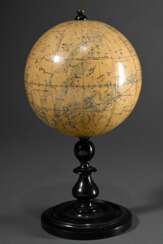 Himmelsglobus in senkrechter Achse auf gedrechseltem Holzstand, bez. &quot;Berlin geogr. artist.Anstalt von Ernst Schotte &amp; Co.&quot;, um 1900, H. 32cm, Altersspuren