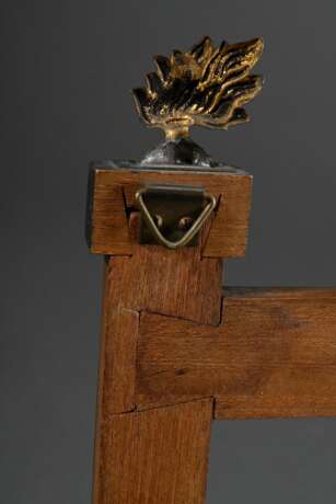 Kleiner Biedermeier Rahmen mit Bronze Beschlägen und Leisten, Obstholz mit ebonisierten Ecken, 19.Jh., 22,5x35,6cm - photo 6