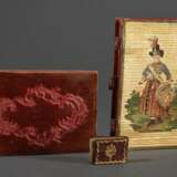 3 Diverse alte Memorabilien: Tanzkarte „Prager Künstler Ball 1888“ (1x10,3x6,8cm), Kalender mit Strohintarsie „Mädchen mit Blumenkorb“ (11,2x7,8cm) und englisches Miniatur Buch „Berloque Dansant", London 1764 (3x2cm… - photo 2