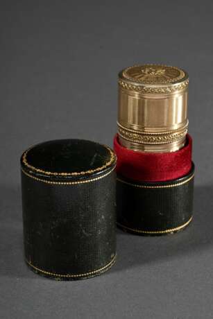 Guillochiertes Silber vergoldetes Flakon Etui mit umlaufenden Dekorfriesen in goldpunziertem Lederetui, innen 3 eingepasste Flakons, am Boden sign. "Bointaburet a Paris", Modellnr. 20854, Frankreich um 1900, Si… - фото 9