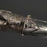 Besamim Gliederfisch Behälter mit beweglichen Schuppen, Kopf mit Scharnieröffnung und Hakenschließe, 19.Jh., Silber, 52g, L. 14cm, Schwanz defekt - photo 4