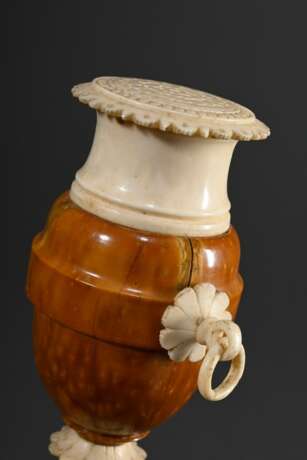 Empire Streuer in Amphorenform, Buchsbaum mit Knochen, Seemannsarbeit (?), um 1800/1820, H. 10cm, Riss am Standring - photo 4
