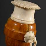Empire Streuer in Amphorenform, Buchsbaum mit Knochen, Seemannsarbeit (?), um 1800/1820, H. 10cm, Riss am Standring - photo 4