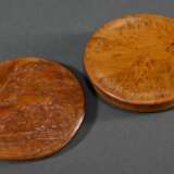 Holländische Tujaholz Schnupftabakdose mit geprägtem und geschnitztem Relief "Rastender Hirte mit Vieh", Interieur in Schildpatt, Ende 18.Jh., H. 2,1cm, Ø 7,8cm - photo 5