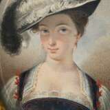 Feine Miniatur "Junge Frau mit Federhut" nach Philibert-Louis Debucourt (1755-1832) Interpretation von Peter Paul Rubens "Susanna Lunden", Aquarell in geschnitztem und vergoldetem Rahmen mit Schleifen… - фото 2