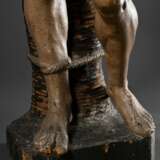 Skulptur "Heiliger Sebastian" in schöner Bewegung an Baum gefesselt, Lindenholz geschnitzt und farbig gefasst, Süddeutsch 18.Jh., H. 93,5cm, diverse Defekte, alter Wurmfraß - photo 6