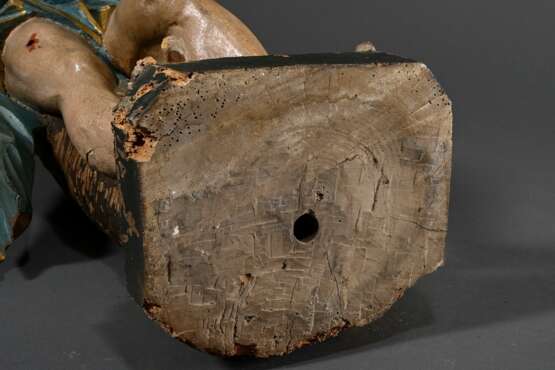 Skulptur "Heiliger Sebastian" in schöner Bewegung an Baum gefesselt, Lindenholz geschnitzt und farbig gefasst, Süddeutsch 18.Jh., H. 93,5cm, diverse Defekte, alter Wurmfraß - photo 17