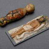 2 Miniatur Wachs Figuren "Christkind" und "Jesus im Grab", Süddeutsch 18./19.Jh., L. 6,2/6,7cm - photo 1