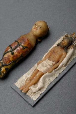 2 Miniatur Wachs Figuren "Christkind" und "Jesus im Grab", Süddeutsch 18./19.Jh., L. 6,2/6,7cm - photo 2