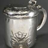 Barock Deckelhumpen auf Kugelfüßen mit floral getriebener Wandung, "Löwen" Daumenrast und Punktgravur "F:H:S" sowie Datierung im Deckel, wohl Norwegen 18.Jh., Silber innen vergoldet, 799g, H. 21,5cm, … - Foto 1