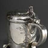 Barock Deckelhumpen auf Kugelfüßen mit floral getriebener Wandung, "Löwen" Daumenrast und Punktgravur "F:H:S" sowie Datierung im Deckel, wohl Norwegen 18.Jh., Silber innen vergoldet, 799g, H. 21,5cm, … - Foto 3