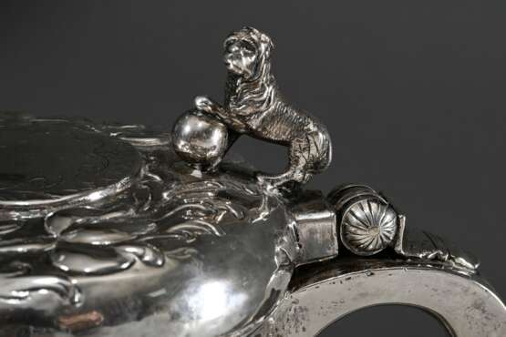 Barock Deckelhumpen auf Kugelfüßen mit floral getriebener Wandung, "Löwen" Daumenrast und Punktgravur "F:H:S" sowie Datierung im Deckel, wohl Norwegen 18.Jh., Silber innen vergoldet, 799g, H. 21,5cm, … - Foto 4