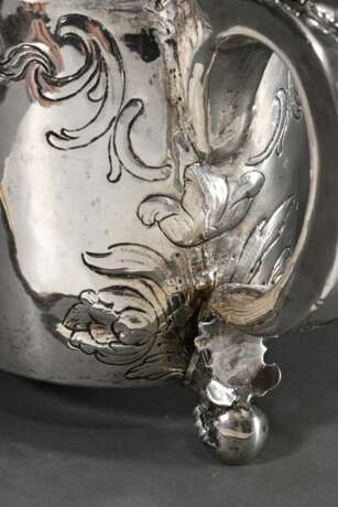 Barock Deckelhumpen auf Kugelfüßen mit floral getriebener Wandung, "Löwen" Daumenrast und Punktgravur "F:H:S" sowie Datierung im Deckel, wohl Norwegen 18.Jh., Silber innen vergoldet, 799g, H. 21,5cm, … - Foto 5