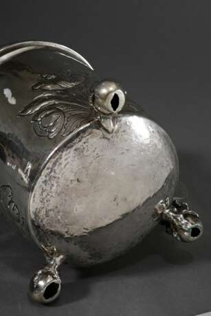 Barock Deckelhumpen auf Kugelfüßen mit floral getriebener Wandung, "Löwen" Daumenrast und Punktgravur "F:H:S" sowie Datierung im Deckel, wohl Norwegen 18.Jh., Silber innen vergoldet, 799g, H. 21,5cm, … - Foto 6