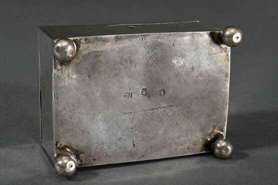 Schlichte Empire Zuckerdose mit gewölbtem Deckel auf Kugelfüßen, MZ: Müller, Berlin, Anfang 19.Jh., preußischer Steuerstempel v. 1809, Tremolierstich, Silber 13 Lot, 358g, 7,8x11,8x8,2cm, Schlüssel verloren - photo 3