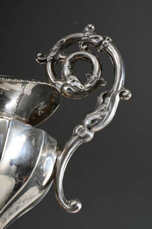 Biedermeier Gießer mit aufwendigem Volutengriff und umlaufenden Ornamentbändern, MZ: Nicolai Brandt Lorentzen, Kopenhagen 1841, Silber innen vergoldet, 131g, H, 12,5cm - photo 5